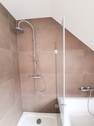 hochwertige GROHE Armaturen und Regendusche - 