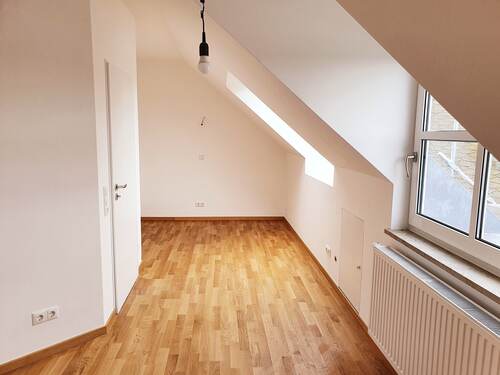 1. Kinder-/ Arbeitszimmer - 