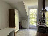 Küche mit Balkon - Dachgeschoßwohnung mit 65,63 m² in Chemnitz zur Miete