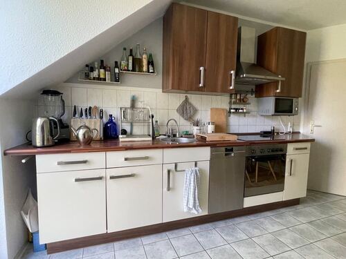 Einbauküche - 2 Zimmer Dachgeschoßwohnung zur Miete in Chemnitz