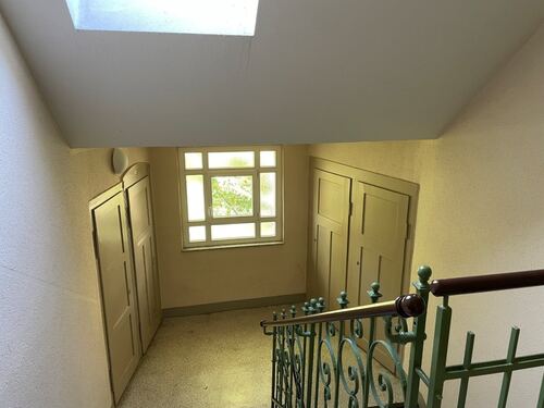 Treppenhaus mit Abstellraum - 