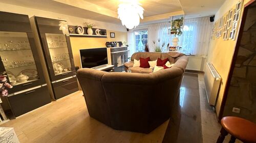 Wohnzimmer - 7 Zimmer Einfamilienhaus zum Kaufen in Geithain