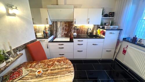 Küche mit hochwertiger Einbauküche im EG - Einfamilienhaus mit 218,91 m&sup2; in Geithain zum Kaufen