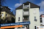 Hofansicht mit Balkonen - Single-Traum-Wohnung als Anlage mit Potential - Küche und Bad mit Fenster, Balkon sowie Stellplatz!
