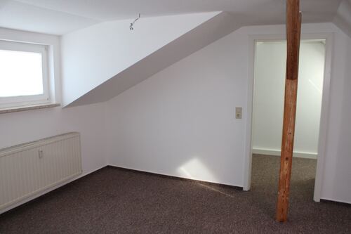 Wohnzimmer - 2 Zimmer Dachgeschoßwohnung in Mittweida