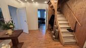 Flur im 2.OG mit Treppe zum Dachgeschoss - 