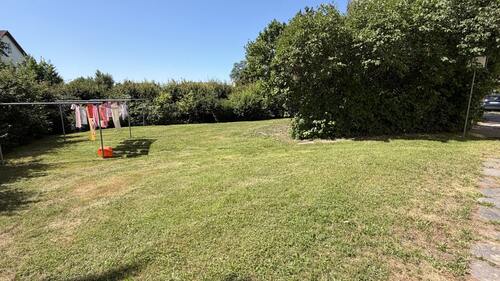 Garten mit Wäscheplatz - 