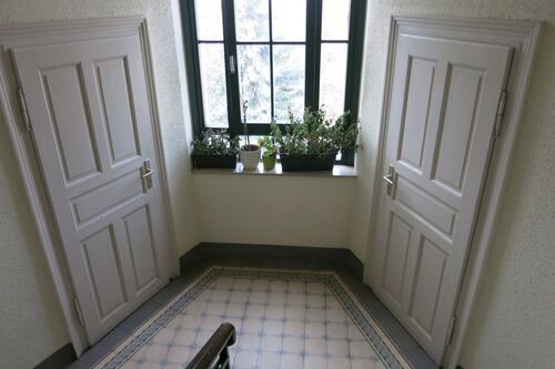 Treppenhaus mit Abstellraum - 