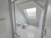 Bad mit Dusche - 