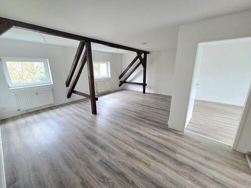 Wohnzimmer - Dachgeschoßwohnung mit 52,00 m&sup2; in Chemnitz zur Miete