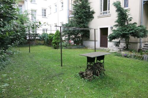 Garten mit Wäscheplatz - 