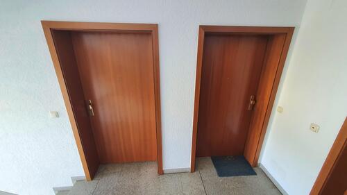 Wohnungseingangstür links - 