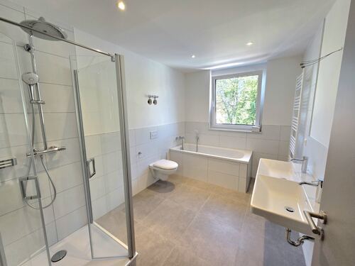 ...und Dusche - 
