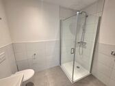 Gästebad mit Dusche - 