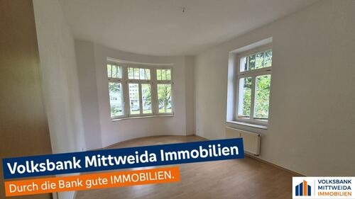 Wohnzimmer - Stilvoll Wohnen ohne viel Treppensteigen - ab sofort hier mit Balkon und Einbauküche möglich!