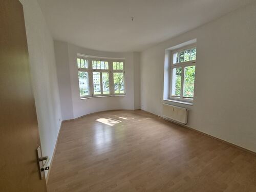 Wohnzimmer - 3 Zimmer Erdgeschoßwohnung zur Miete in Chemnitz
