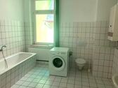 Bad mit Wanne, WC und Waschbecken 2.OG - 