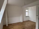 Schlafzimmer 1 - 4 Zimmer Dachgeschoßwohnung zur Miete in Altmittweida