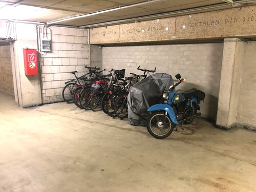 Fahrrad-Abstellplatz in der Tiefgarage - 