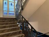 Treppenhaus mit Bleiglas-Fenster - 