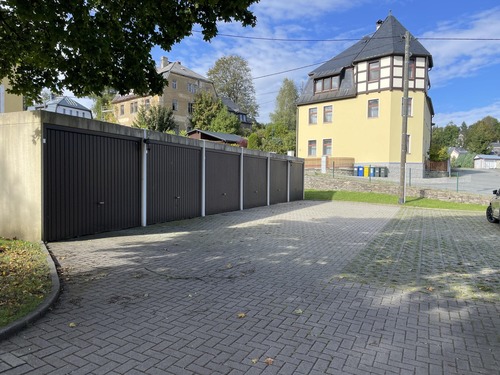 Garagen und Stellplätze im Herbst - 