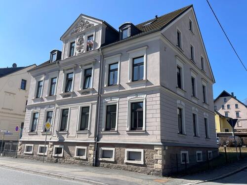 Hausansicht mit Whg. im EG rechts - 2 Zimmer Erdgeschoßwohnung zum Kaufen in Bärenstein