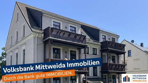 großer Balkon in Hochparterre links - Zur ANLAGE: Komplett renoviert und modernisiert - mit Tageslichtbad, Balkon, Garage und Stellplatz!