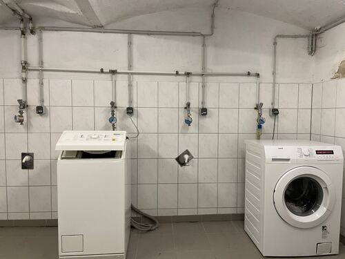 Platz für Waschmaschine und Trockner - 