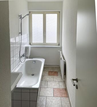 Tageslichtbad - Erdgeschoßwohnung mit 67,80 m&sup2; in Chemnitz zur Miete