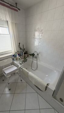 Bad im OG - Wanne - 