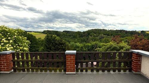 Große Terrasse mit Ausblick ins Zschopautal - 