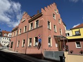 Hausansicht Richtung Marktplatz - Mehrfamilienhaus, Wohnhaus mit 214,00 m&sup2; in Hainichen zum Kaufen