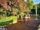 Terrasse neben dem Pool - 