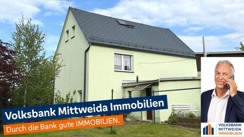 Hausansicht Rückseite - Einfamilienhaus mit großzügigem Grundstück, Garage und viel Platz für Ihre Wohnideen