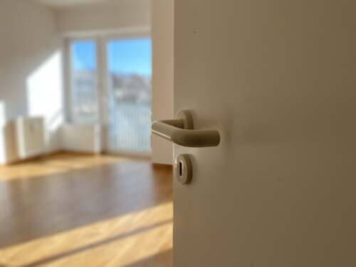 Herzlich Willkommen - 1 Zimmer Dachgeschoßwohnung zur Miete in Chemnitz