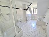 Tageslichtbad mit Dusche... - 