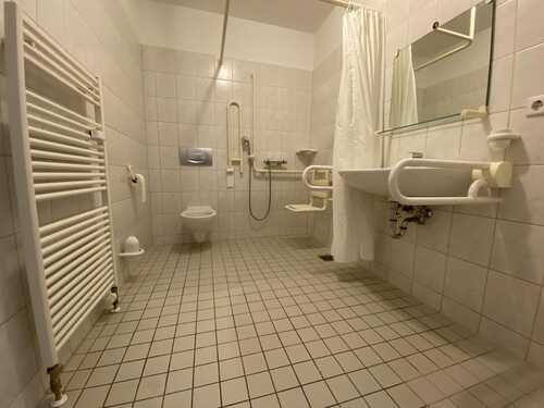 Bad - Etagenwohnung mit 33,65 m&sup2; in Chemnitz zur Miete