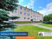Hausansicht - Vermietete 3-Zimmer-Wohnung im 2. Obergeschoss in schöner Lage! Für Kapitalanleger!