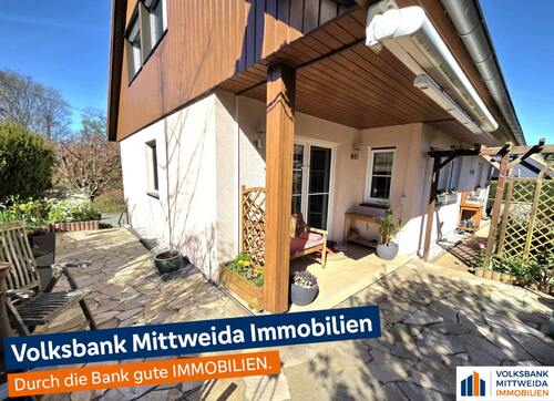 Blick zur Terrasse - Exklusives Einfamilienhaus mit großzügigem Grundstück in Lichtenau!