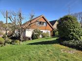 Blick vom Garten zum Haus - 