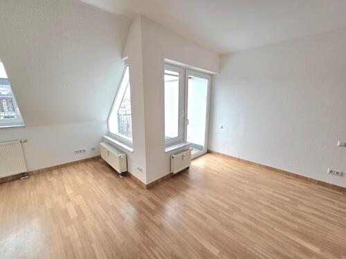 Blick zum Balkon - Etagenwohnung mit 41,04 m&sup2; in Chemnitz zur Miete