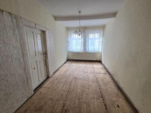 Zimmer im 1.OG - Mehrfamilienhaus, Wohnhaus mit 140,00 m&sup2; in Penig zum Kaufen