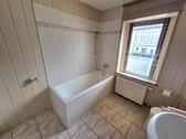 Bad mit Wanne im 2.OG - 