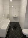 Bad mit Wanne - 