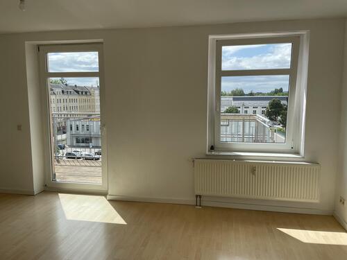 Wohnen mit Balkon - 1.5 Zimmer Dachgeschoßwohnung zum Kaufen in Chemnitz