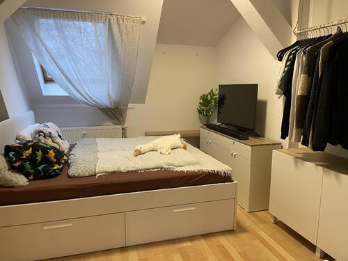 Teilansicht Zimmer (Wohnen) - 2 Zimmer Dachgeschoßwohnung in Chemnitz