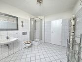 ...und Dusche - 