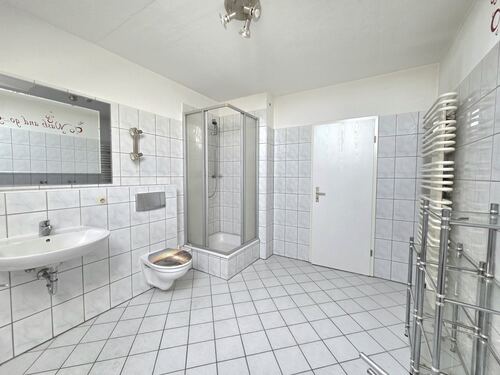 ...und Dusche - 