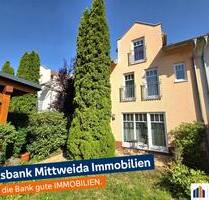 Attraktive Doppelhaushälfte mit zwei Terrassen, Carport und schönem Ausblick! - Neukirchen Adorf