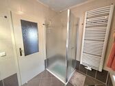 ...ebenerdiger Dusche - 